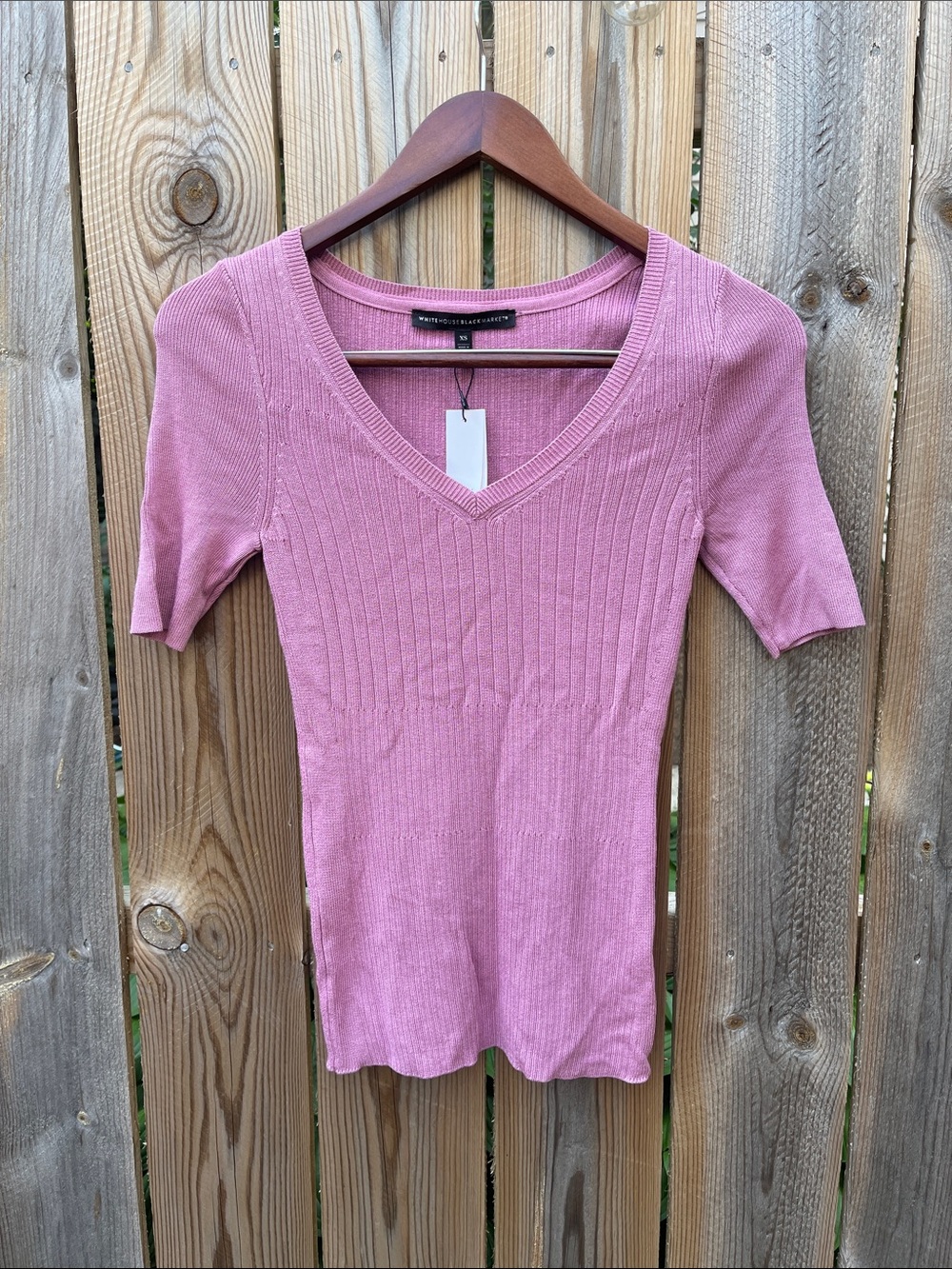 White House Black Market Dusty Ribbed V-Neck Knit Short Sleeve Top